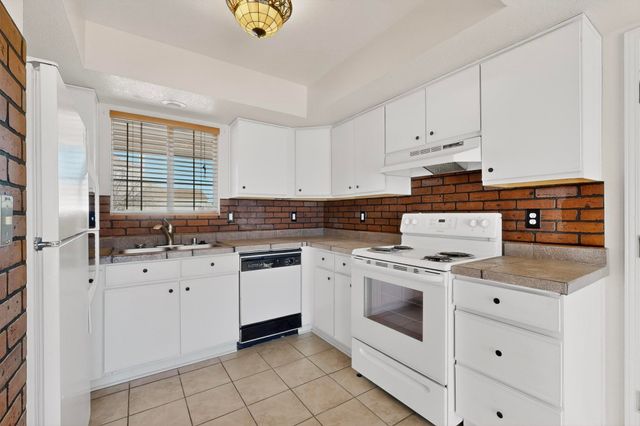 1793 Strawberry Drive NE, Rio Rancho, NM 87144