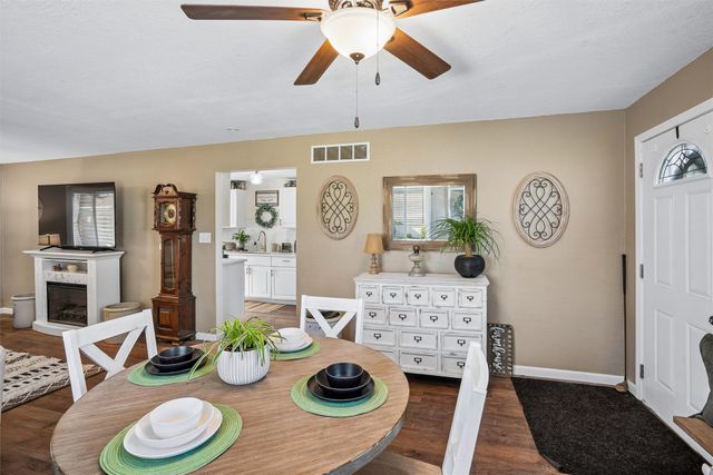 2445 NE 53rd Court, Des Moines, IA 50317