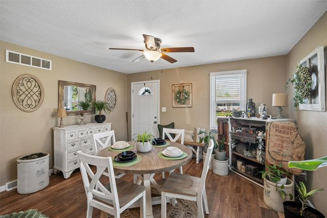 2445 NE 53rd Court, Des Moines, IA 50317