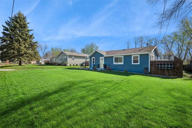 2445 NE 53rd Court, Des Moines, IA 50317
