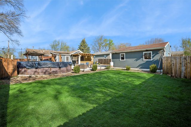 2445 NE 53rd Court, Des Moines, IA 50317