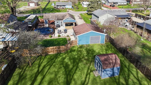 2445 NE 53rd Court, Des Moines, IA 50317