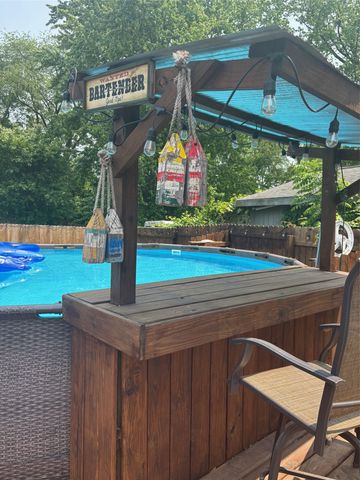2445 NE 53rd Court, Des Moines, IA 50317