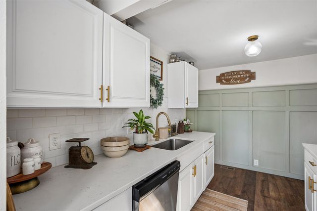 2445 NE 53rd Court, Des Moines, IA 50317
