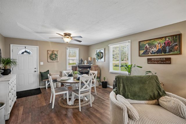 2445 NE 53rd Court, Des Moines, IA 50317