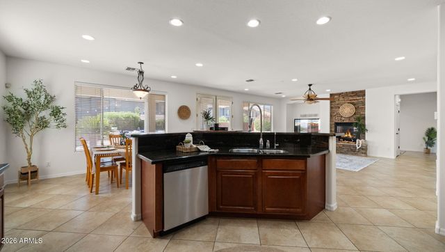 3854 E RAVENSWOOD Drive, Gilbert, AZ 85298