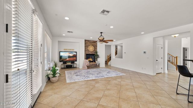3854 E RAVENSWOOD Drive, Gilbert, AZ 85298