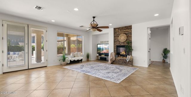 3854 E RAVENSWOOD Drive, Gilbert, AZ 85298