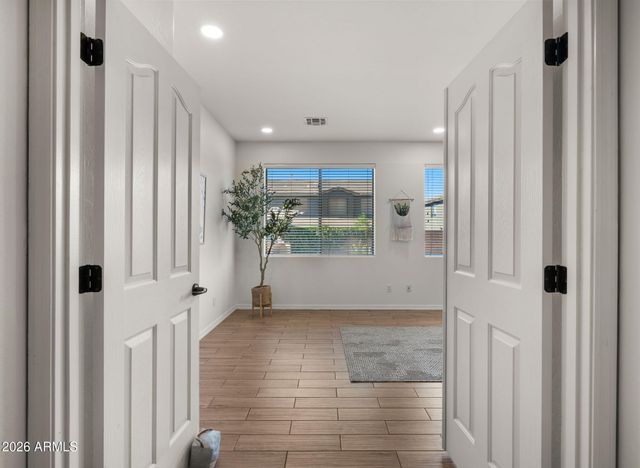 3854 E RAVENSWOOD Drive, Gilbert, AZ 85298