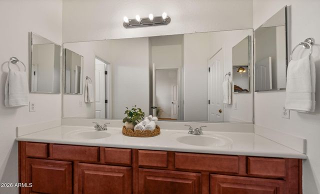 3854 E RAVENSWOOD Drive, Gilbert, AZ 85298