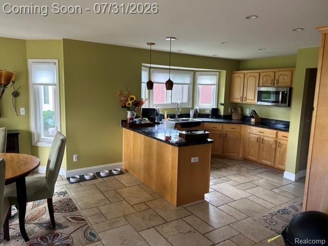 18987 Pine Lane, Macomb, MI 48042