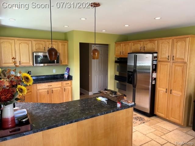 18987 Pine Lane, Macomb, MI 48042