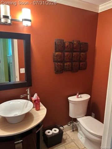 18987 Pine Lane, Macomb, MI 48042
