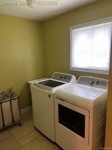 18987 Pine Lane, Macomb, MI 48042