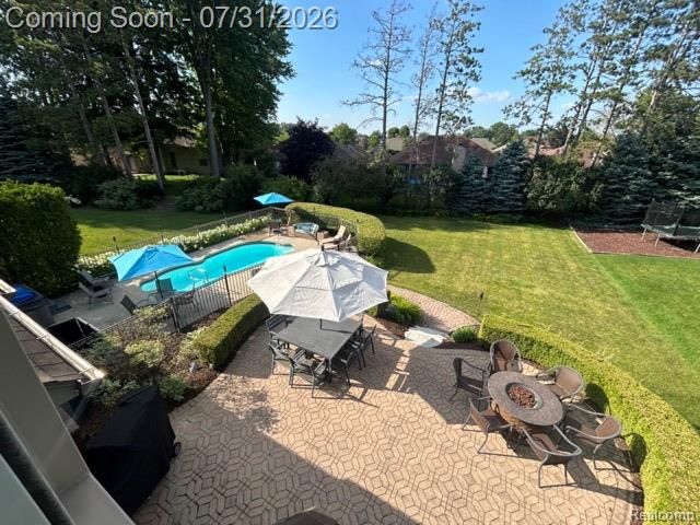18987 Pine Lane, Macomb, MI 48042
