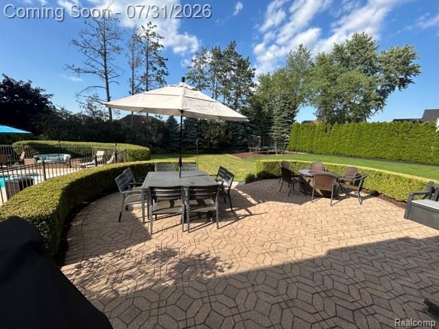 18987 Pine Lane, Macomb, MI 48042