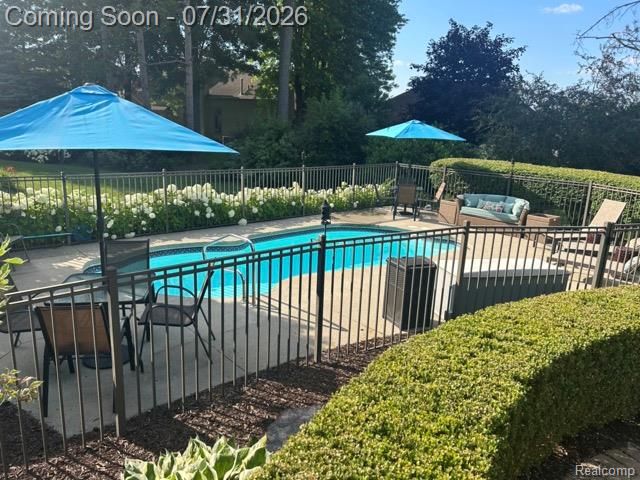 18987 Pine Lane, Macomb, MI 48042