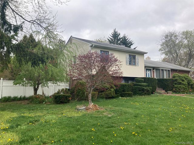 16 Upper Drive, Huntington, NY 11743