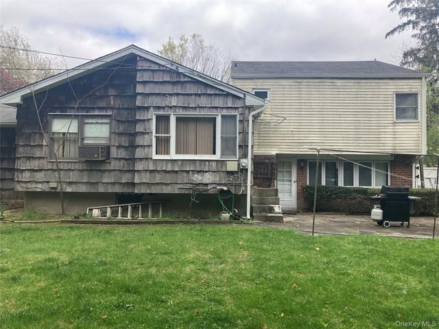 16 Upper Drive, Huntington, NY 11743