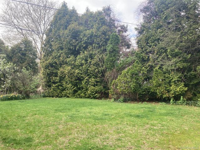 16 Upper Drive, Huntington, NY 11743
