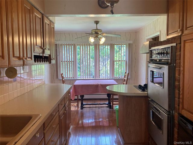 16 Upper Drive, Huntington, NY 11743