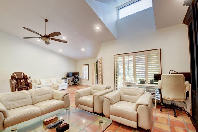 4666 S Fountains Drive S 124, Lake Worth, FL 33467