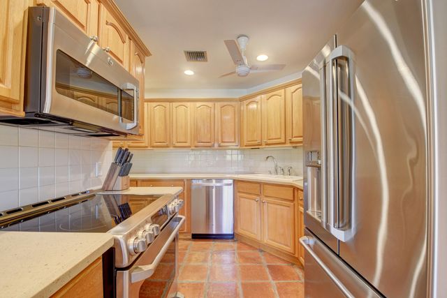 4666 S Fountains Drive S 124, Lake Worth, FL 33467