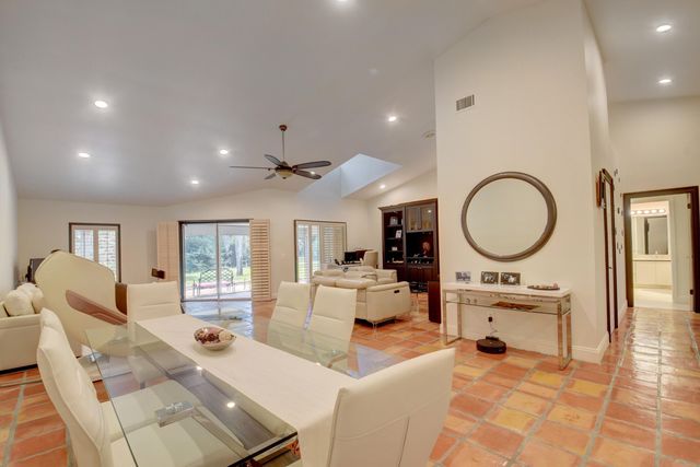 4666 S Fountains Drive S 124, Lake Worth, FL 33467