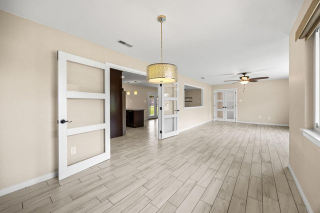 2601 Lazy Bend Street, Pearland, TX 77581