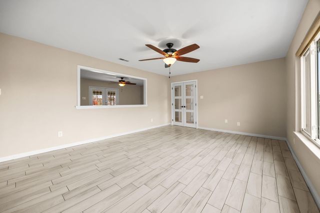 2601 Lazy Bend Street, Pearland, TX 77581