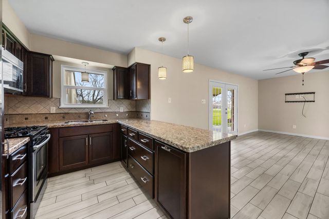 2601 Lazy Bend Street, Pearland, TX 77581