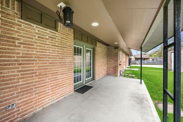 2601 Lazy Bend Street, Pearland, TX 77581