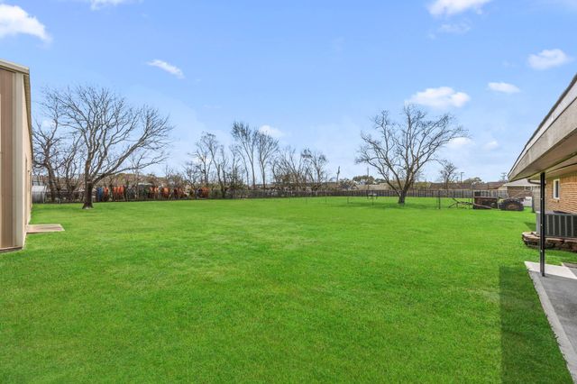 2601 Lazy Bend Street, Pearland, TX 77581