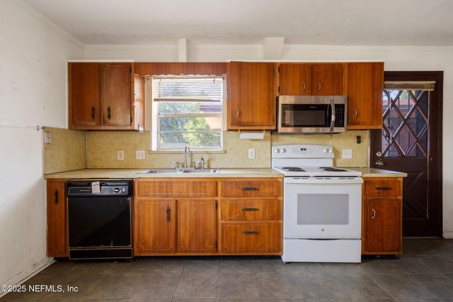 4504 BLACKBURN Street, Jacksonville, FL 32210