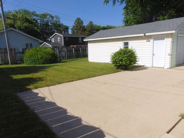 2202 Saint Francis Avenue, Joliet, IL 60436