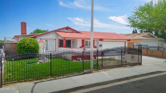 43318 Fenner Avenue, Lancaster, CA 93536