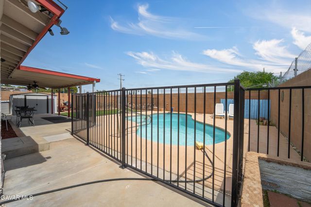 43318 Fenner Avenue, Lancaster, CA 93536