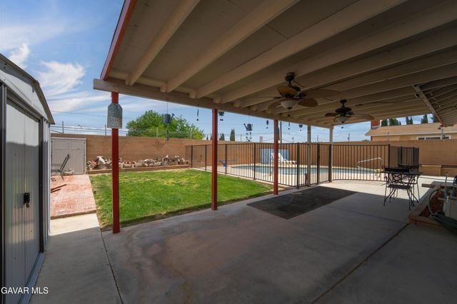 43318 Fenner Avenue, Lancaster, CA 93536