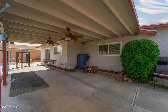 43318 Fenner Avenue, Lancaster, CA 93536