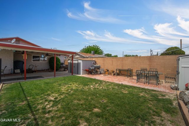 43318 Fenner Avenue, Lancaster, CA 93536