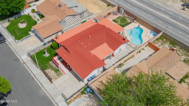 43318 Fenner Avenue, Lancaster, CA 93536