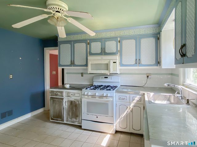 277 Nichols Avenue, Stratford, CT 06614