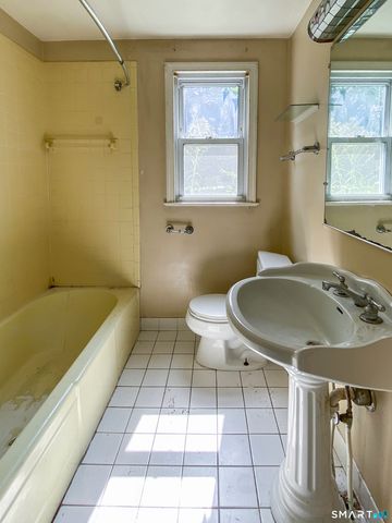 277 Nichols Avenue, Stratford, CT 06614