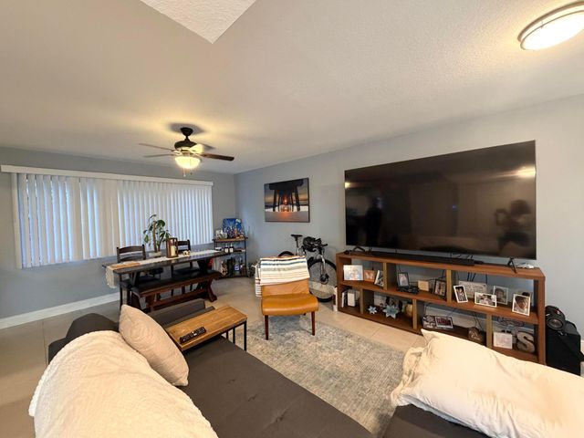 740 SE 1st Way 101, Deerfield Beach, FL 33441