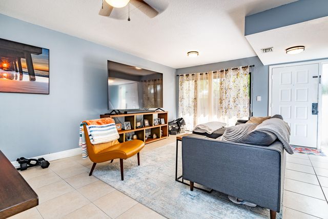 740 SE 1st Way 101, Deerfield Beach, FL 33441