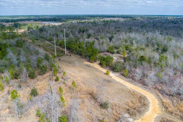 8450 Kiwi Lane, Youngstown, FL 32466