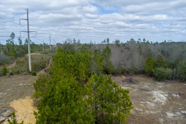 8450 Kiwi Lane, Youngstown, FL 32466