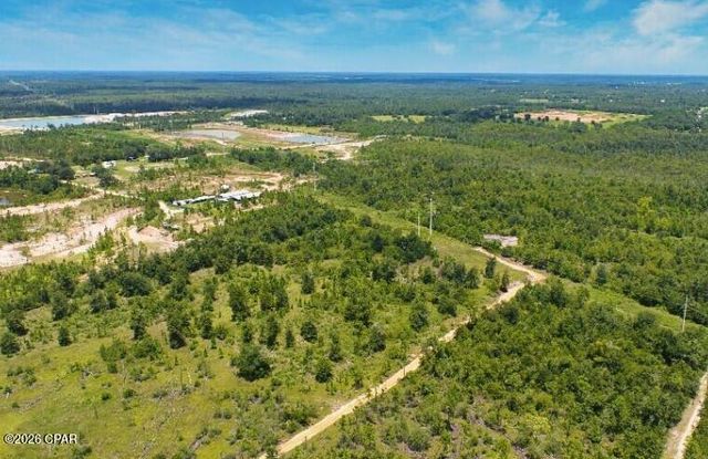 8450 Kiwi Lane, Youngstown, FL 32466