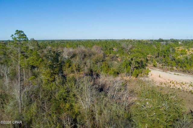 8450 Kiwi Lane, Youngstown, FL 32466