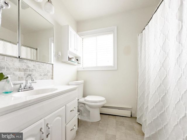 1306 BAYSHORE AVE, Brigantine, NJ 08203